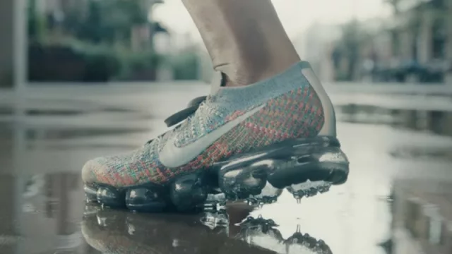 El spot se realizó con motivo del lanzamiento del nuevo modelo AirVapor Max Kaleidoscope