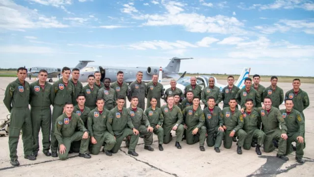 Se realizó la ceremonia del primer vuelo sin instructor de cadetes del IV Curso de Instrucción Aérea en Córdoba