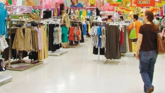 El consumo en los súper se estancó en diciembre y subió 4,4% en los shopping