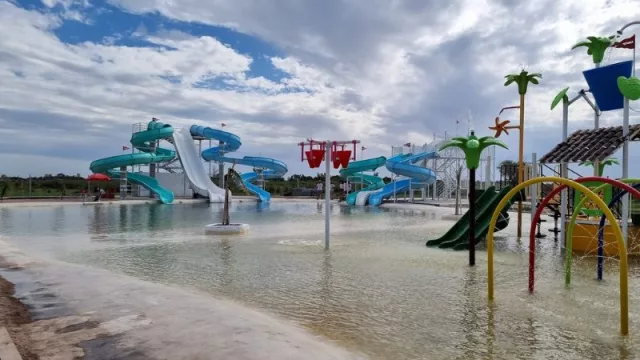 Inauguró el primer Parque Acuático y Multiparque Arena´s Club en Miramar (entrada general: $ 8.000)