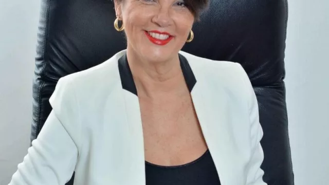 Delia Flores exige a empresarios, inversores y gobierno: “Inclusión y equidad de las mujeres en el mundo de los negocios” (claves para pensar la desigualdad)