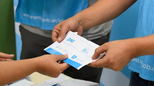 El Renaper lanza el nuevo DNI electrónico con chip que se adapta a los más altos estándares internacionales