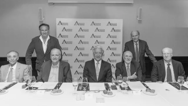 AEA reeligió a Jaime Campos (Pagani, Roca Magnetto, Rattazzi, vices)