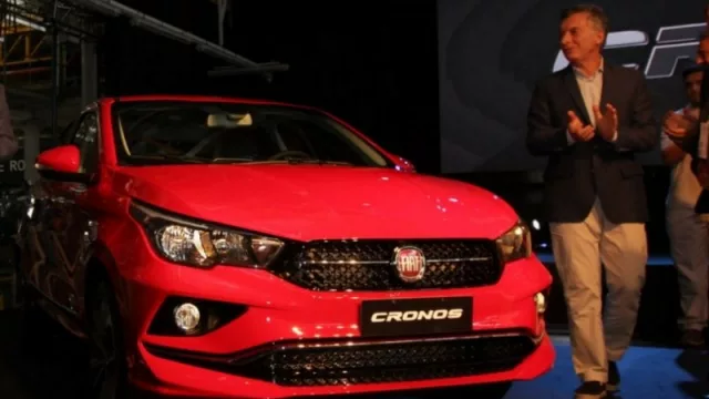 Fiat presentó el auto más argentino de todos (fabricará 75.000 Cronos este año con 64% de integración local)