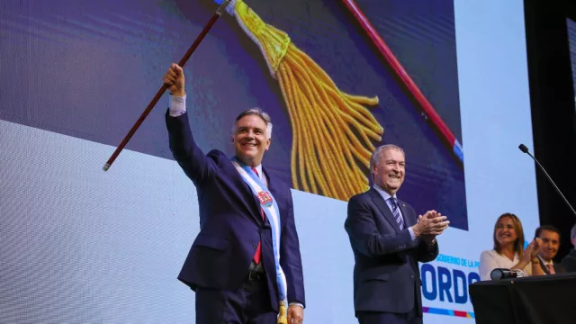 Chau, Juan. Hola, Martín (las frases salientes del discurso de Llaryora en el traspaso de mando en San Francisco)