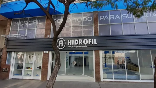 Hidrofil se tira a la pileta en 2024: suma franquicias, escuela de oficios y una app unificada (con foco 100% digital)