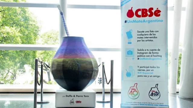 CBSé festeja sus 40 años con mates gigantes en Aeroparque