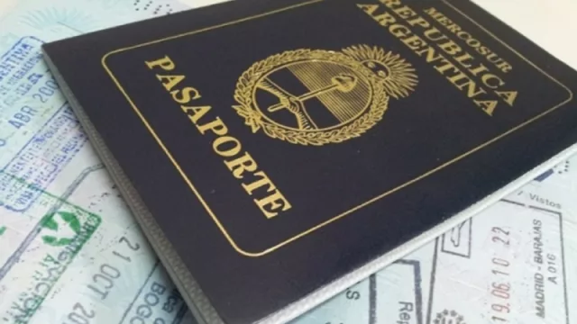 Pasaporte, por favor…