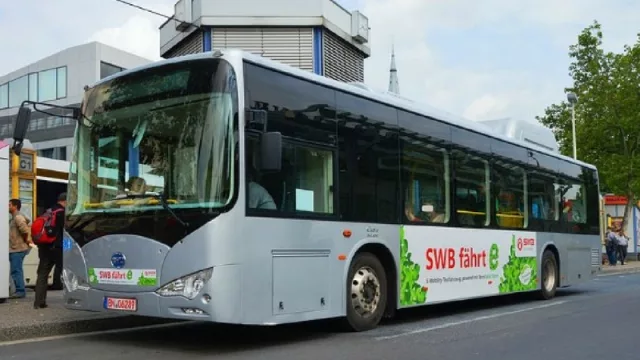 Los buses eléctricos que BYD quiere fabricar en Argentina tienen una autonomía de 250 km. 
