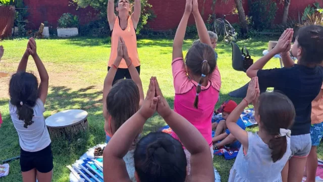 No todo es natación: las escuelas de verano de Río Segundo ofrecen campamentos, bicicleteadas (¡y hasta clases de yoga!)