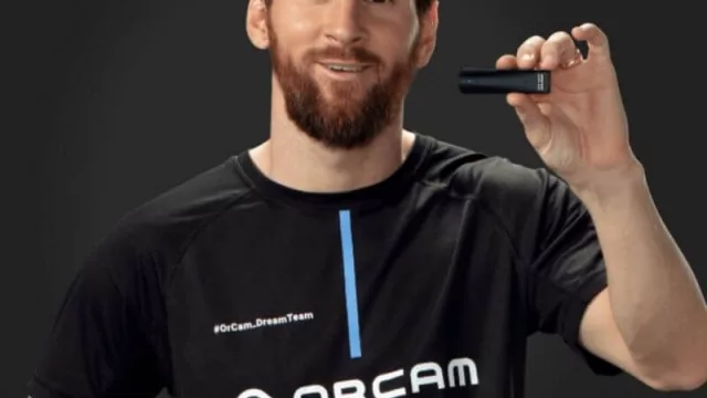 Messi se sube a la campaña de OrCam MyEye, un dispositivo que ayuda a personas con ceguera o baja visión (En Córdoba lo tiene Clarylent)