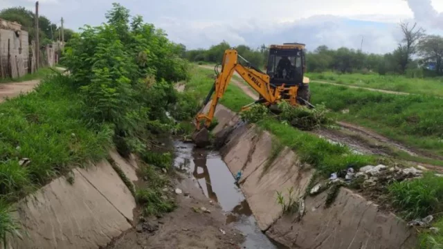 La Municipalidad está poniendo la ciudad en orden ejecutando obras de bacheo, reparación de desagües, desmalezado y limpieza de canales tras el temporal