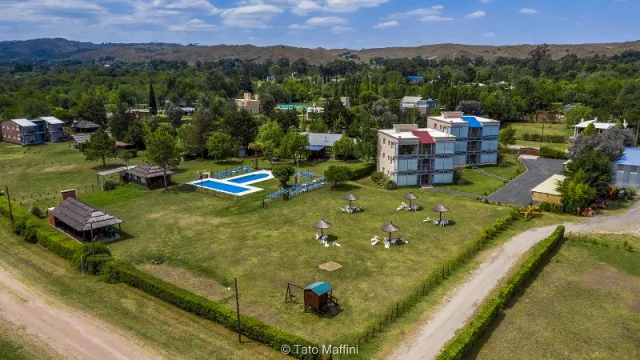 "Papá Charly", un complejo de departamentos ideal en el Valle de Paravachasca (atendido por sus dueños)