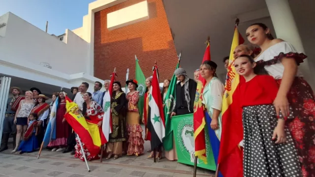 Esta es la grilla completa de Colectividades 2024 (17 carpas gastronómicas y 12 culturales)