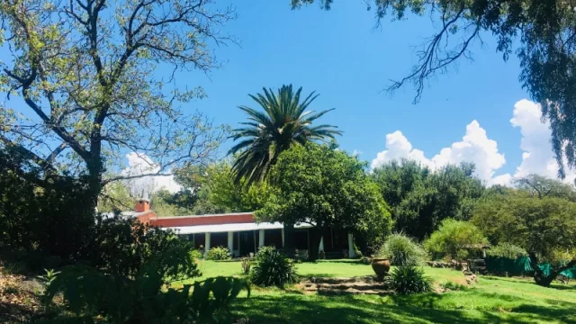 “Montado”,  el proyecto que ofrece paisajes increíbles en medio de las sierras de Paravachasca (una experiencia para pasar un día, un mes o toda la vida)