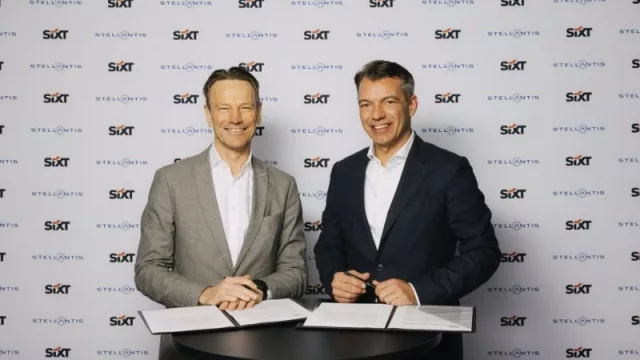 Sixt y Stellantis llegan a un acuerdo para la compra de hasta 250.000 vehículos (sentando las bases para una mayor expansión mundial)
