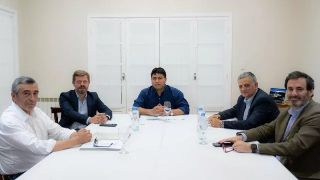 Acuerdo Santa Cruz - YPF: la empresa devolverá yacimientos a la provincia