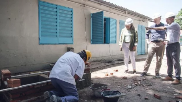 Passerini supervisó las obras de mantenimiento de la escuela municipal Gobernador José Ceballos en Ituzaingó Anexo