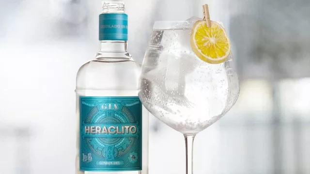 Lunfa y Heráclito & Macedonio: dos marcas que juntas producen 30.000 botellas por mes de gin y vermú (España, Suiza y Uruguay, su próxima parada)