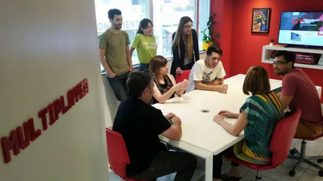 Manifesto festeja 20 años con cambios hacia adentro y afuera