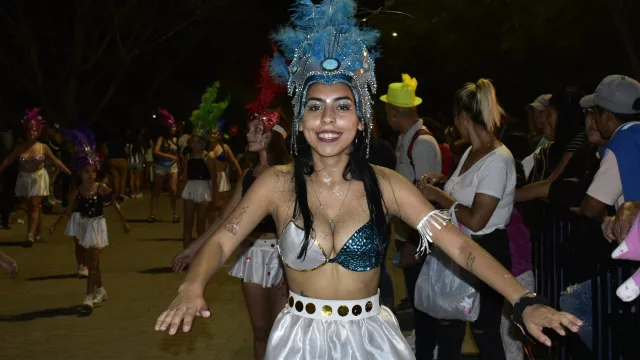 Unas 15.000 personas se movilizaron el fin de semana entre Sinsacate y Caroya (quienes cerraron la programación regional de carnavales)