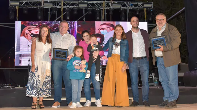 119 años con fiesta solidaria y 2.500 kits escolares recolectados (Despeñaderos tuvo al Indio Rojas y miles de asistentes)