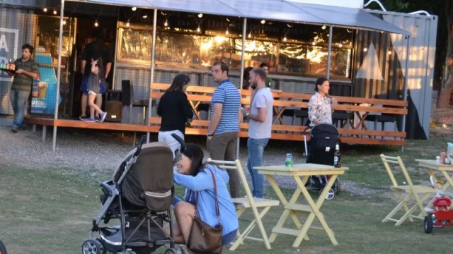 Manantiales suma dos puntos de servicios (almacén y heladería llegan al barrio de Edisur)