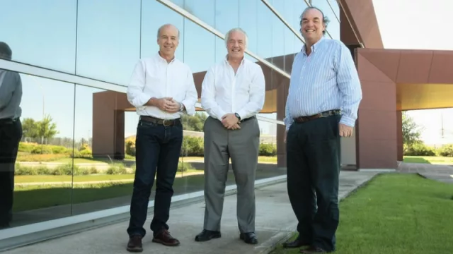Los hermanos sean unidos. Lucas, Marcelo y Pablo, al frente de la empresa de tecnología médica nacida en 1985.