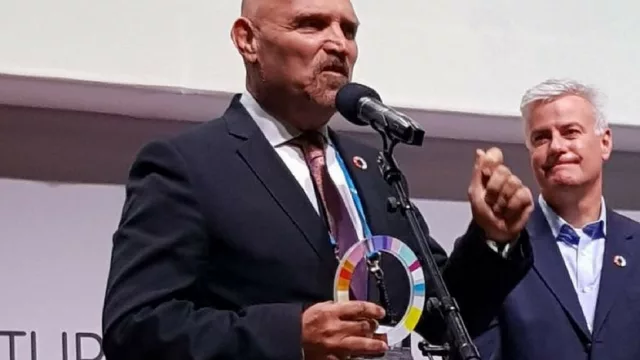 Lawson ganó el "Startup Nations Awards" (líder en políticas públicas)