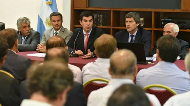 Urtubey quiere llevar a la Nación un proyecto para establecer una Tasa de Inspección Municipal única en todo el país