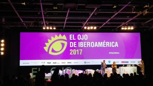 Tim Harris habló sobre ´Convergencia y creatividad´ cómo la empatía fundamental para pensar en inteligencia artificial.