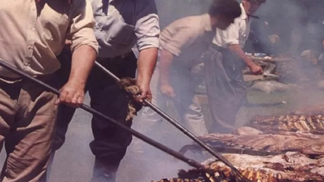 Jineteada, folklore y comidas típicas en Santa María (Villa del Prado festeja sus patronales)