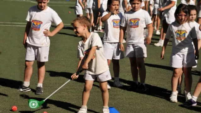 Este año comenzaron a dictar clases de golf en colegios privados.