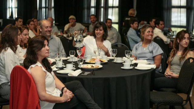 Cristina Barrientos, Natalia Bonfirraro, Eugenia Zalazar, Jorge Spinuzza, Valeria Maizon, Carmen Cardeilac, Luciana Taborda.