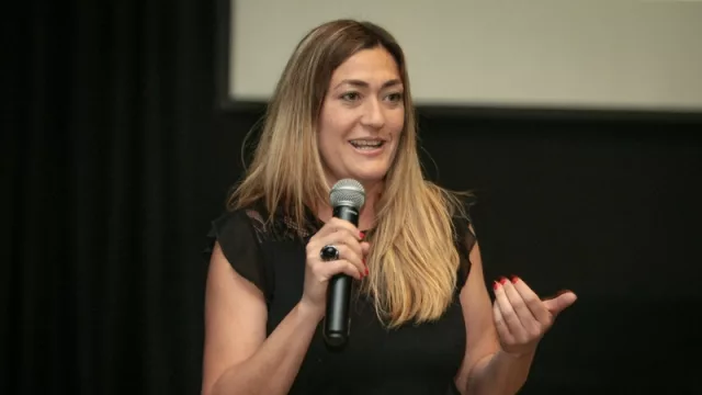 Paula Cortijo de Transparencia Latam explicando qué es Complience.