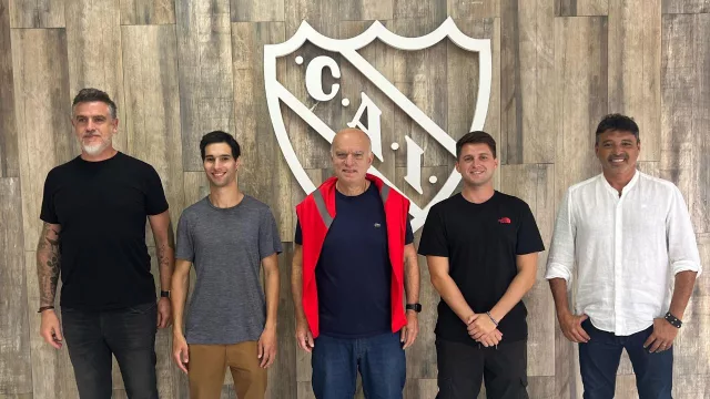 Christian Urreli, Gonzalo BUsnadiego, Nestro Grindetti, Valentín Jaremtchuk y Martín Muscio.