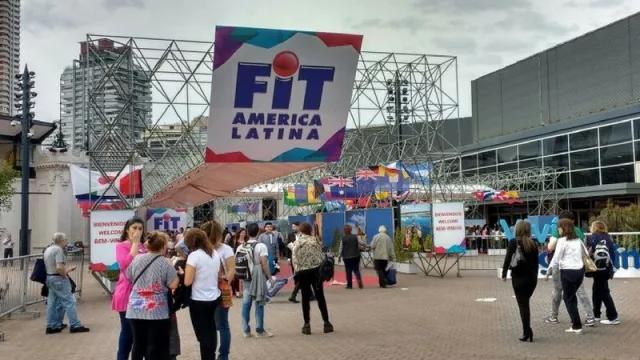 Abrió FIT con 1.500 expositores (esperan 100.000 visitantes: realidad virtual, degustaciones, shows artísticos y más)