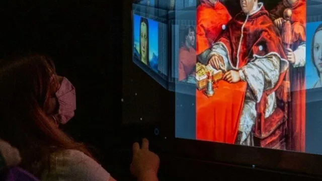 La muestra itinerante de Raffalleo llegó a Córdoba (“Opera Omnia: Reflejos del Cielo sobre la tierra”)