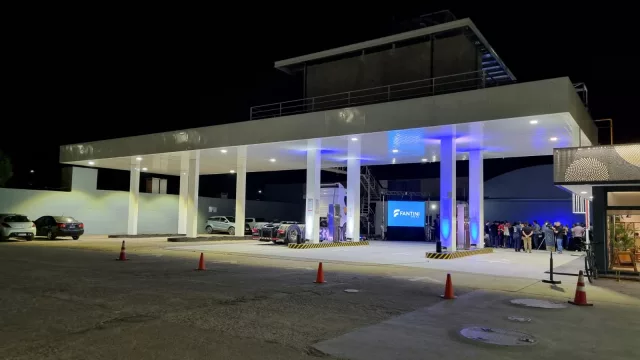 Con una inversión de más de 600 mil dólares, inauguró la primera estación de GNC en Villa Santa Rosa