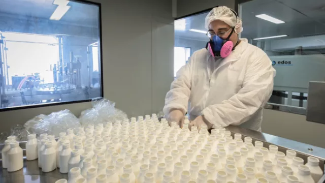 En el interior de Córdoba la planta elabora sus fórmulas líquidas.