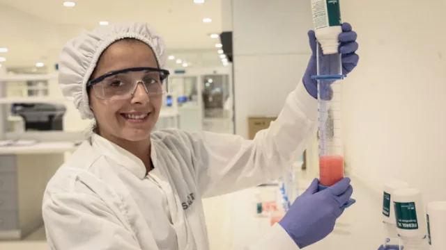 La compañía incluye programas de incentivos blandos y de retención de talento.