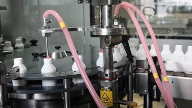 En el interior de Córdoba la planta elabora sus fórmulas líquidas.