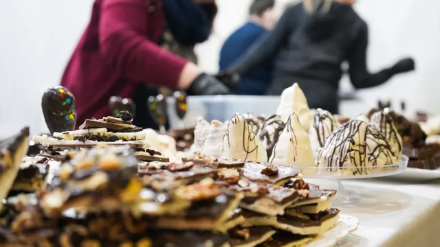 Delicias de Pascuas en Santa Rosa (predio nuevo, 4 días y Nahuel Pennisi) ¿algo más? Sí, gastronomía y cositas ricas