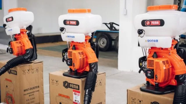 Passerini entregó nuevos equipos de fumigación a los Centros Operativos: desde mañana actuarán en clubes, escuelas, plazas y espacios públicos