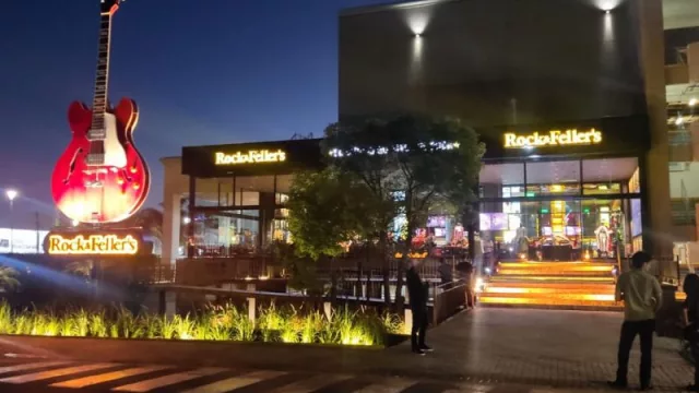 Nadie es profeta en su tierra: Willy Fernandez Christe abre el Rock&Feller’s más grande en Unicenter (y vienen más)