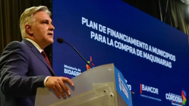 Llaryora no renuncia a Keynes: Bancor lanza una línea de $ 20.000 millones para comunas y municipios (solo para comprar maquinaria y vehículos)