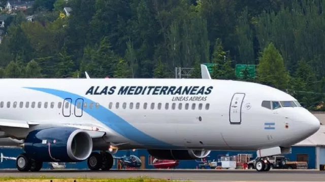 Mientras se prepara la audiencia pública de diciembre, Alas Mediterráneas suma un B-737 800