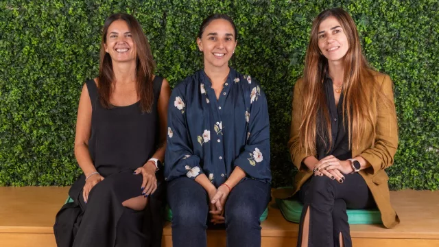 Lanzan el primer programa para jóvenes profesionales que permite rotar por tres empresas