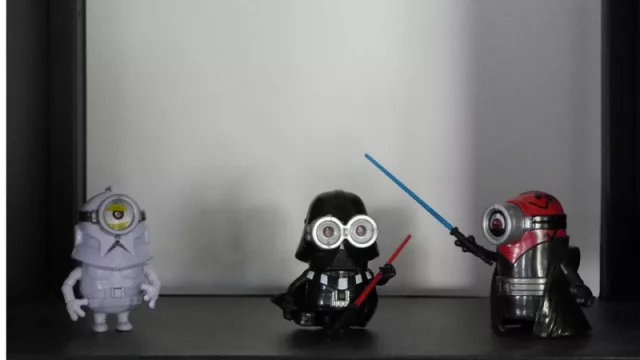 Figuras de Starwars adornan la agencia.