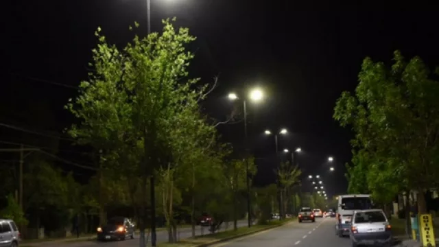 La Avenida Manuel de Falla ya cuenta con luces LED